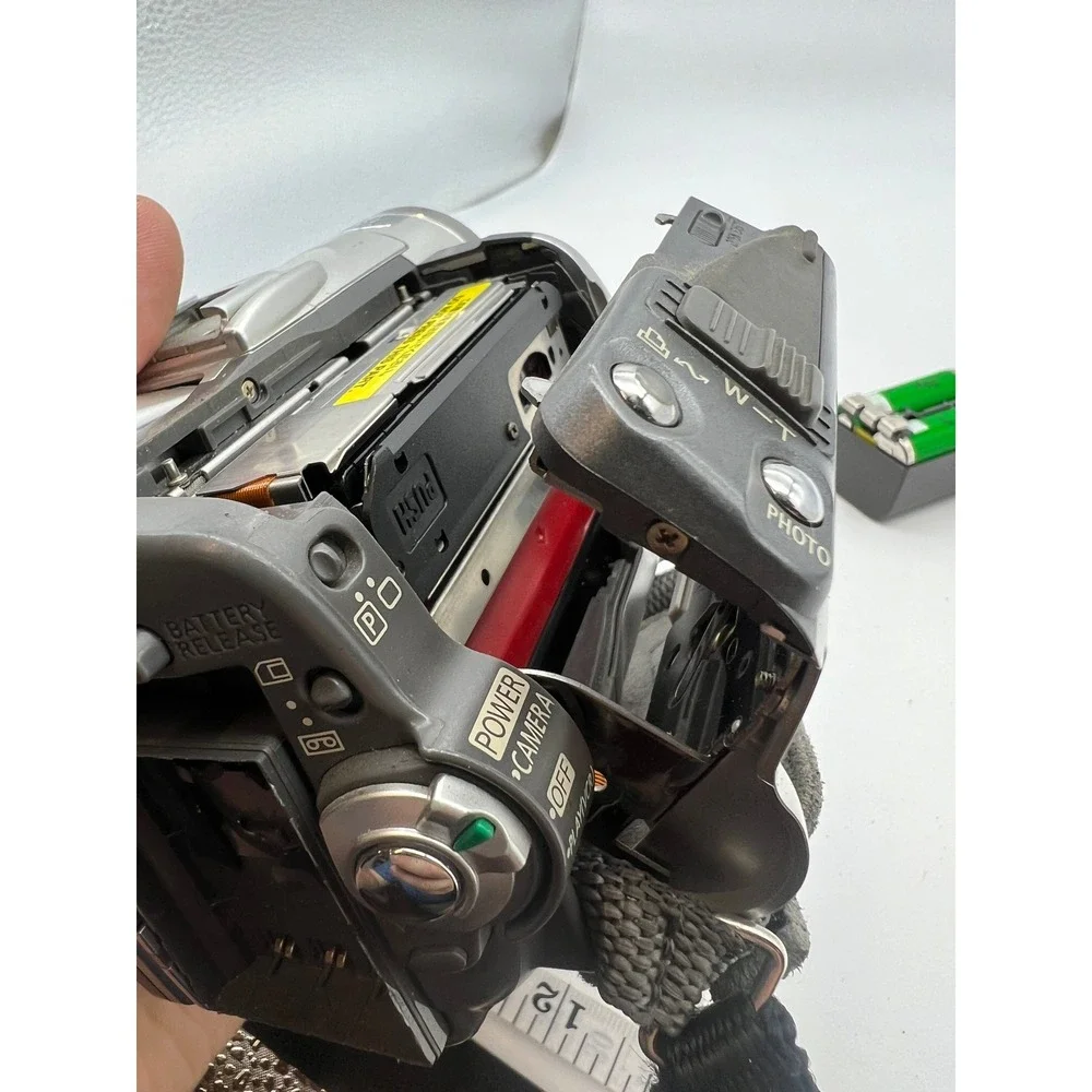 Canon Elura 65 Digital Video Camcorder FOR PARTS